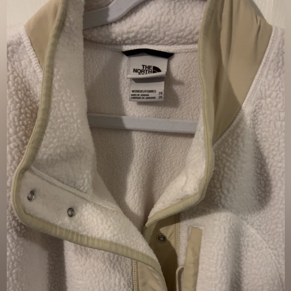 The North Face Fleece Jacket - Picture 3 of 3